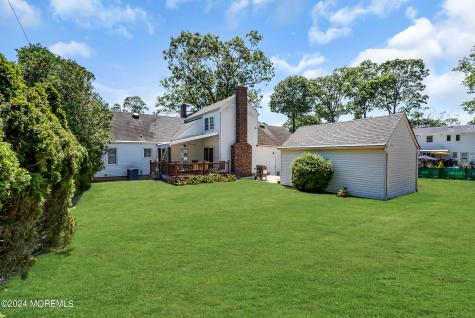 295 Jerome Avenue Oakhurst NJ 07755