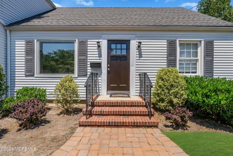 295 Jerome Avenue Oakhurst NJ 07755