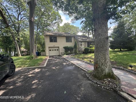 187 Elmwood Road Oakhurst NJ 07755