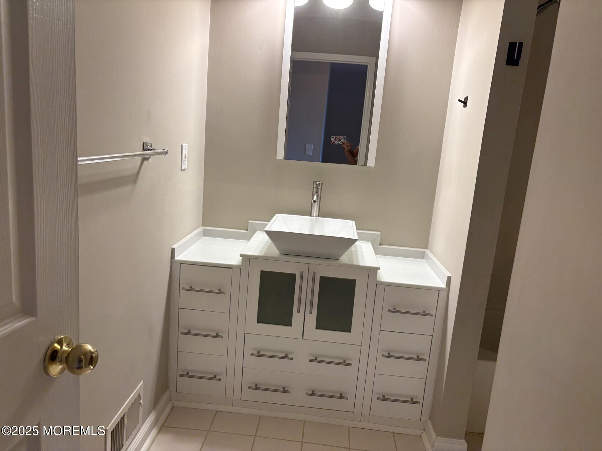 10 Windward Drive Manahawkin NJ 08050