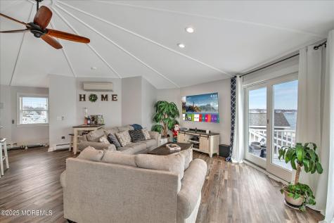 424 E Longport Avenue Ocean Gate NJ 08740