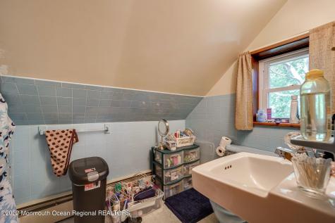 23 Briarcliff Place Middletown NJ 07748