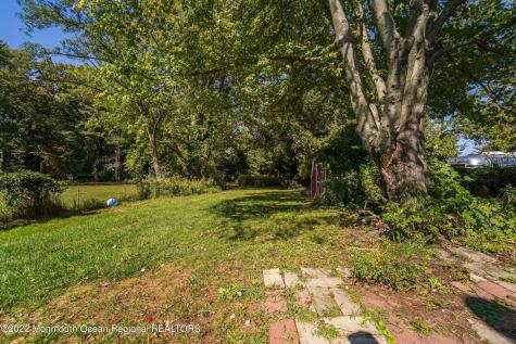 23 Briarcliff Place Middletown NJ 07748