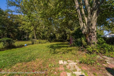 23 Briarcliff Place Middletown NJ 07748