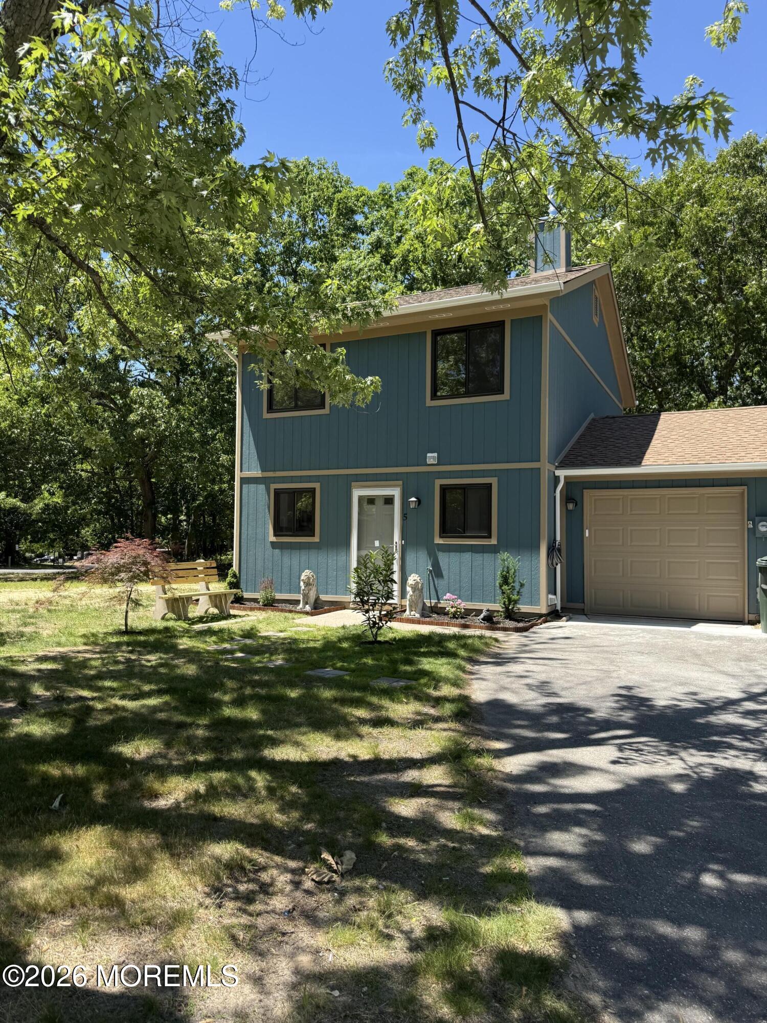 5 Canary Circle Howell NJ 07731
