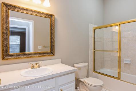 34 Chimney Court Laurence Harbor NJ 08879