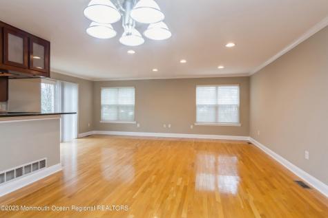 34 Chimney Court Laurence Harbor NJ 08879