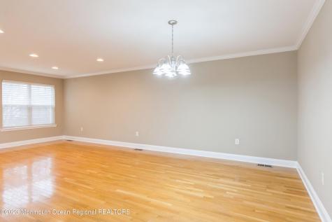 34 Chimney Court Laurence Harbor NJ 08879