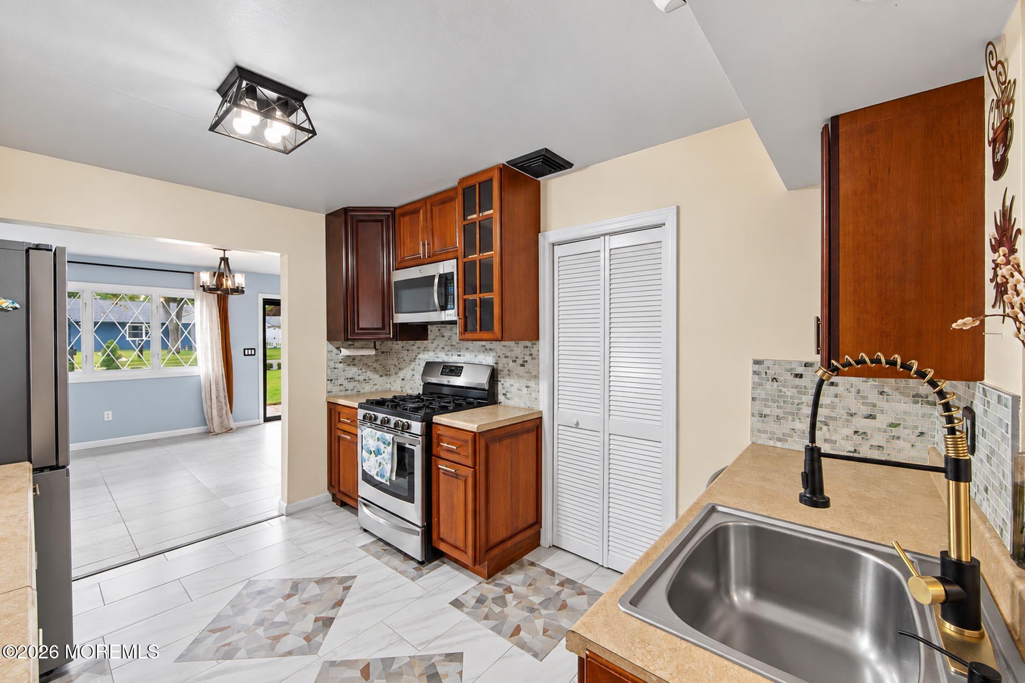 535 Holly Village Lane Toms River NJ 08753