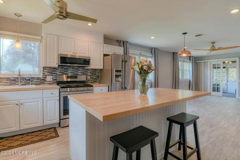 35 Auburn Street Whiting NJ 08759