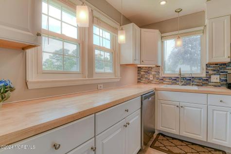 35 Auburn Street Whiting NJ 08759