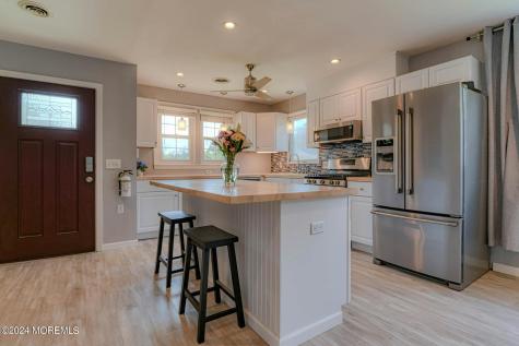 35 Auburn Street Whiting NJ 08759