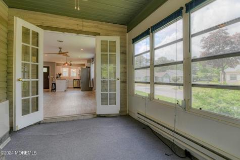 35 Auburn Street Whiting NJ 08759