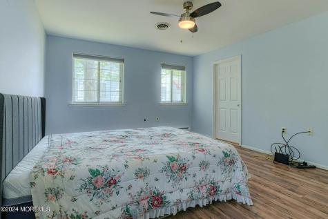 35 Auburn Street Whiting NJ 08759