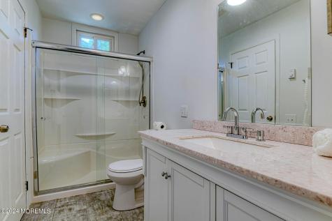 35 Auburn Street Whiting NJ 08759