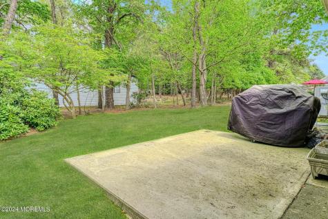 35 Auburn Street Whiting NJ 08759