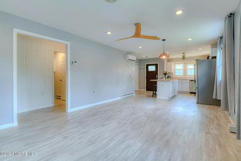35 Auburn Street Whiting NJ 08759