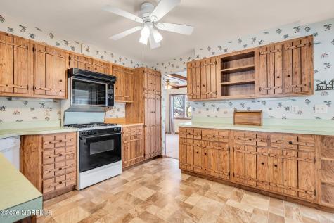 501 Cable Avenue Beachwood NJ 08722
