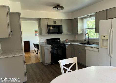 41 Heath Avenue Oakhurst NJ 07755