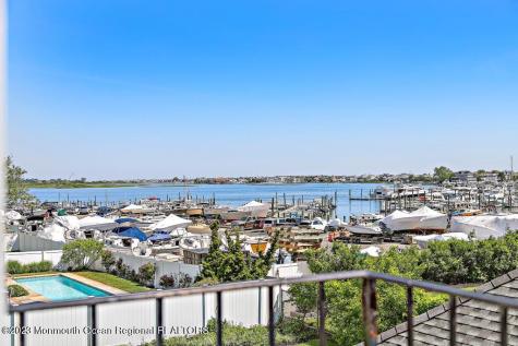 27 Shrewsbury Drive Monmouth Beach NJ 07750