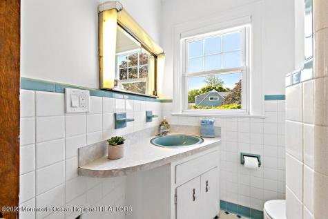 27 Shrewsbury Drive Monmouth Beach NJ 07750