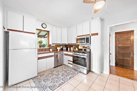27 Shrewsbury Drive Monmouth Beach NJ 07750