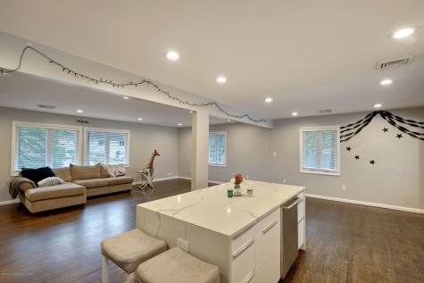 181 Larchwood Avenue Oakhurst NJ 07755