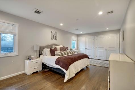 181 Larchwood Avenue Oakhurst NJ 07755