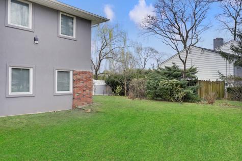 181 Larchwood Avenue Oakhurst NJ 07755