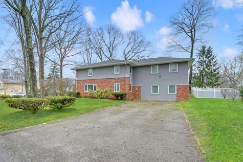 181 Larchwood Avenue Oakhurst NJ 07755