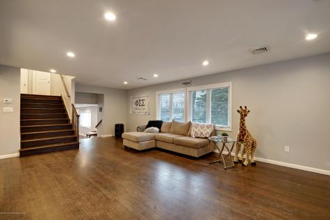181 Larchwood Avenue Oakhurst NJ 07755