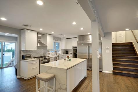 181 Larchwood Avenue Oakhurst NJ 07755