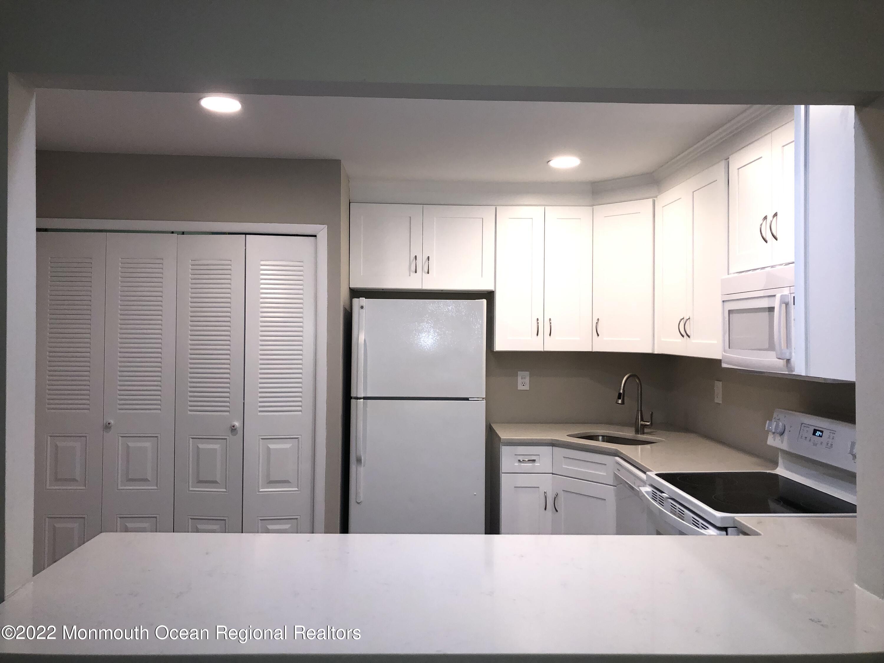 128 Amberly Drive Manalapan NJ 07726