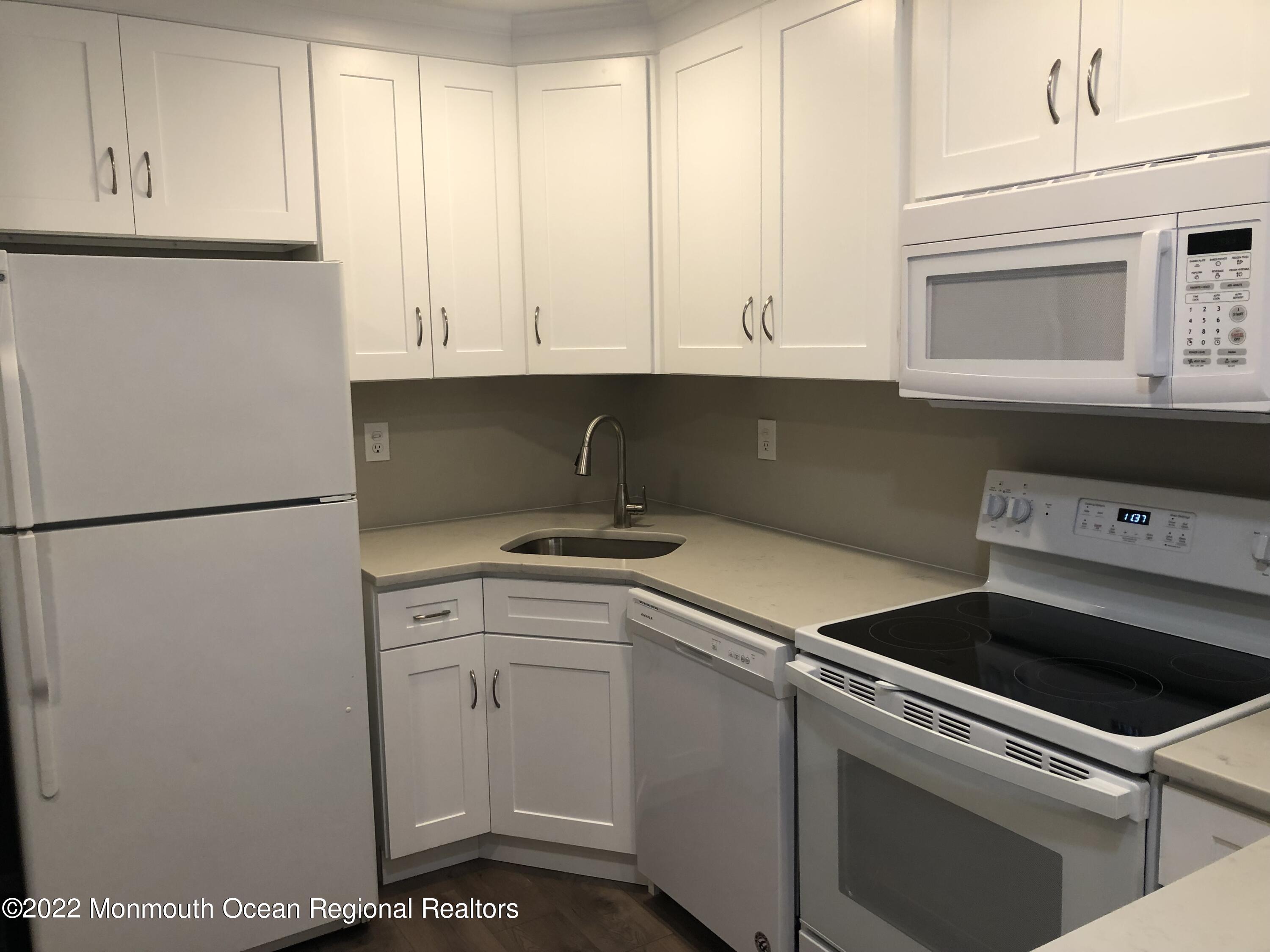 128 Amberly Drive Manalapan NJ 07726