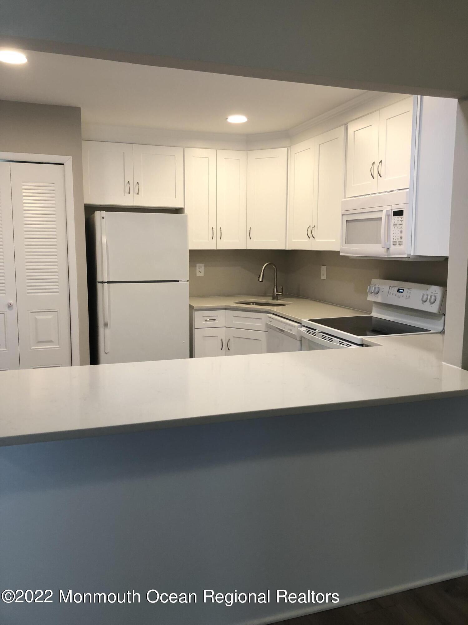 128 Amberly Drive Manalapan NJ 07726