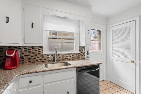456 Harnell Avenue Oakhurst NJ 07755