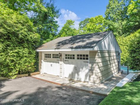 17 Hilltop Terrace N Red Bank NJ 07701