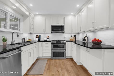 17 Hilltop Terrace N Red Bank NJ 07701