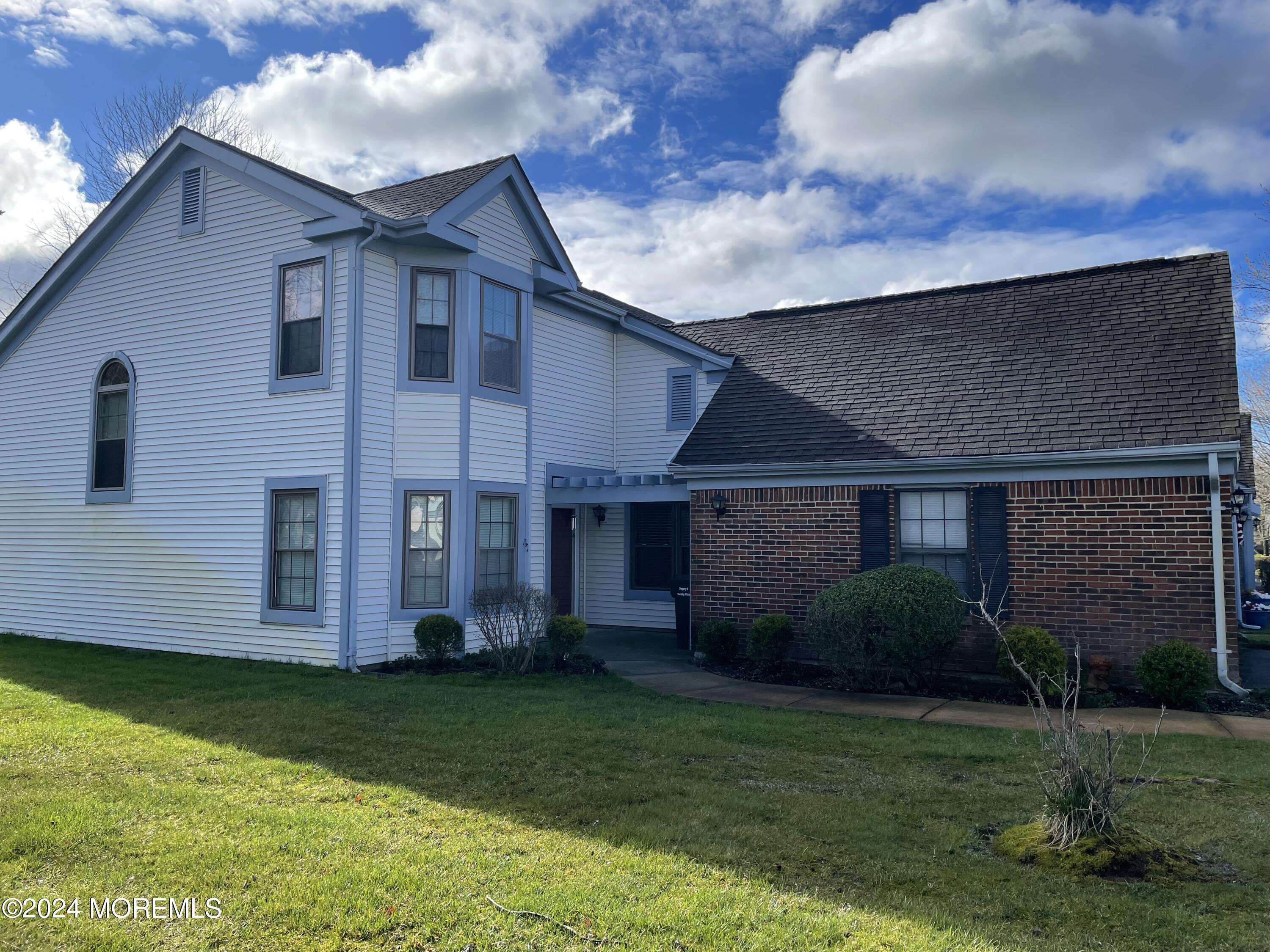 5 Gimbel Place Oakhurst NJ 07755