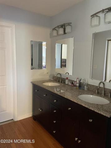 5 Gimbel Place Oakhurst NJ 07755