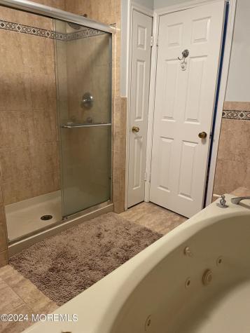 5 Gimbel Place Oakhurst NJ 07755