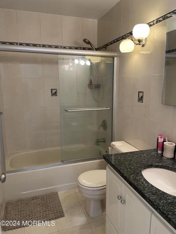5 Gimbel Place Oakhurst NJ 07755