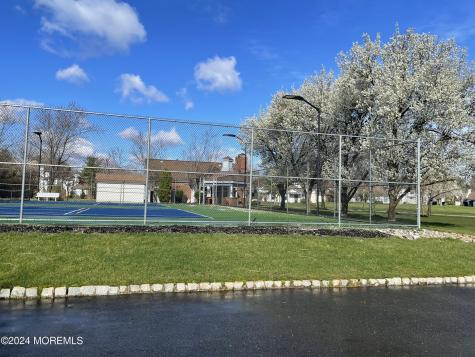 5 Gimbel Place Oakhurst NJ 07755