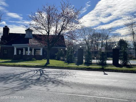 5 Gimbel Place Oakhurst NJ 07755