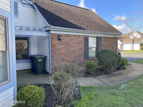 5 Gimbel Place Oakhurst NJ 07755