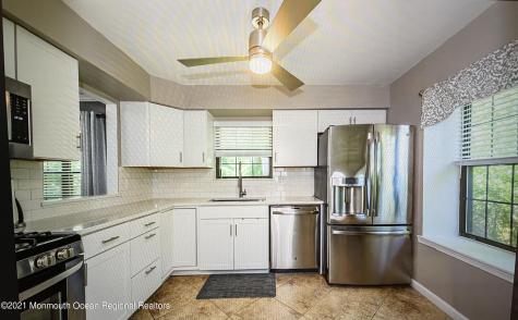 24 Balmoral Court Matawan NJ 07747