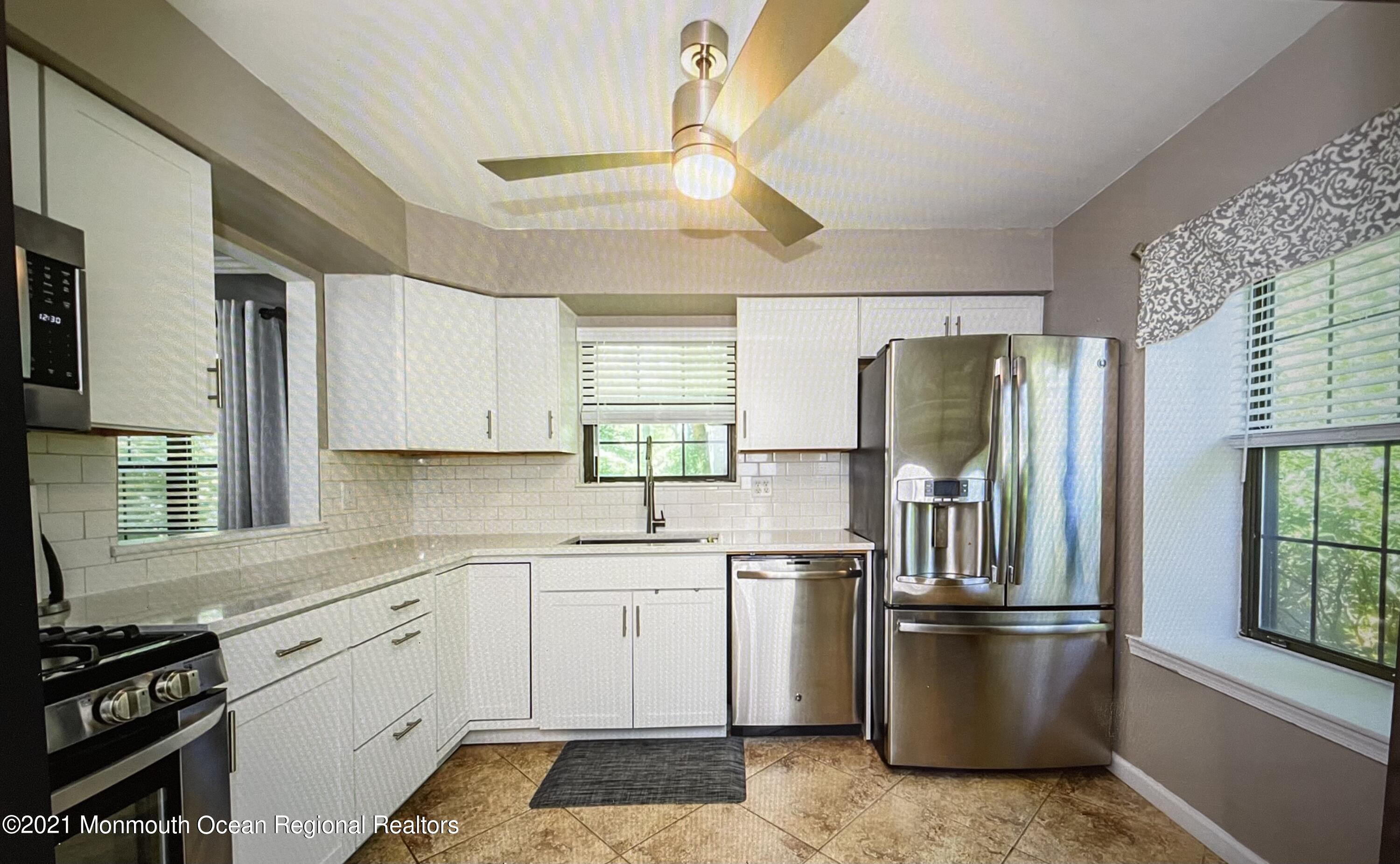 24 Balmoral Court Matawan NJ 07747