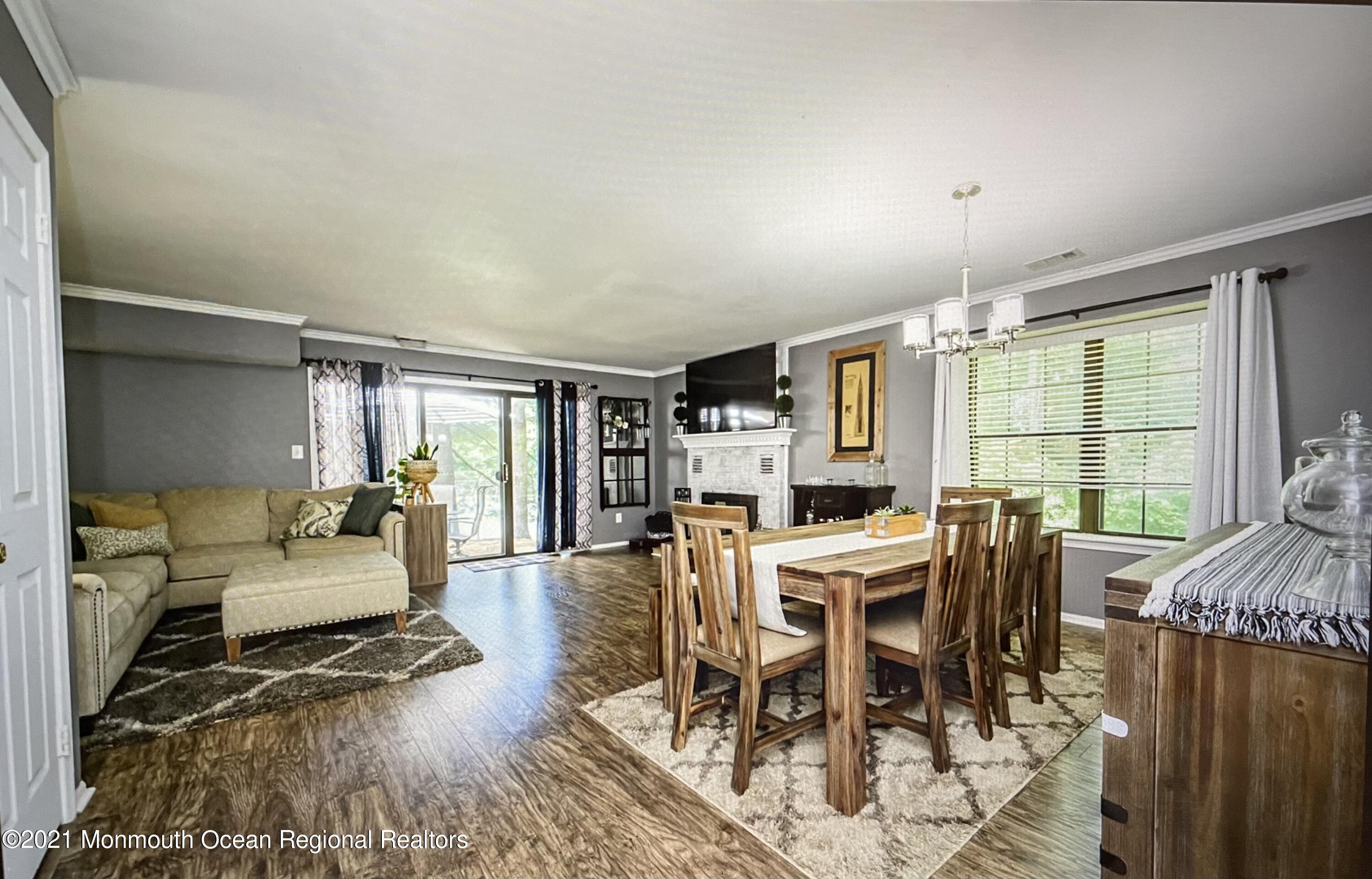 24 Balmoral Court Matawan NJ 07747