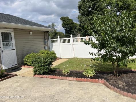490 W Park Avenue Oakhurst NJ 07755