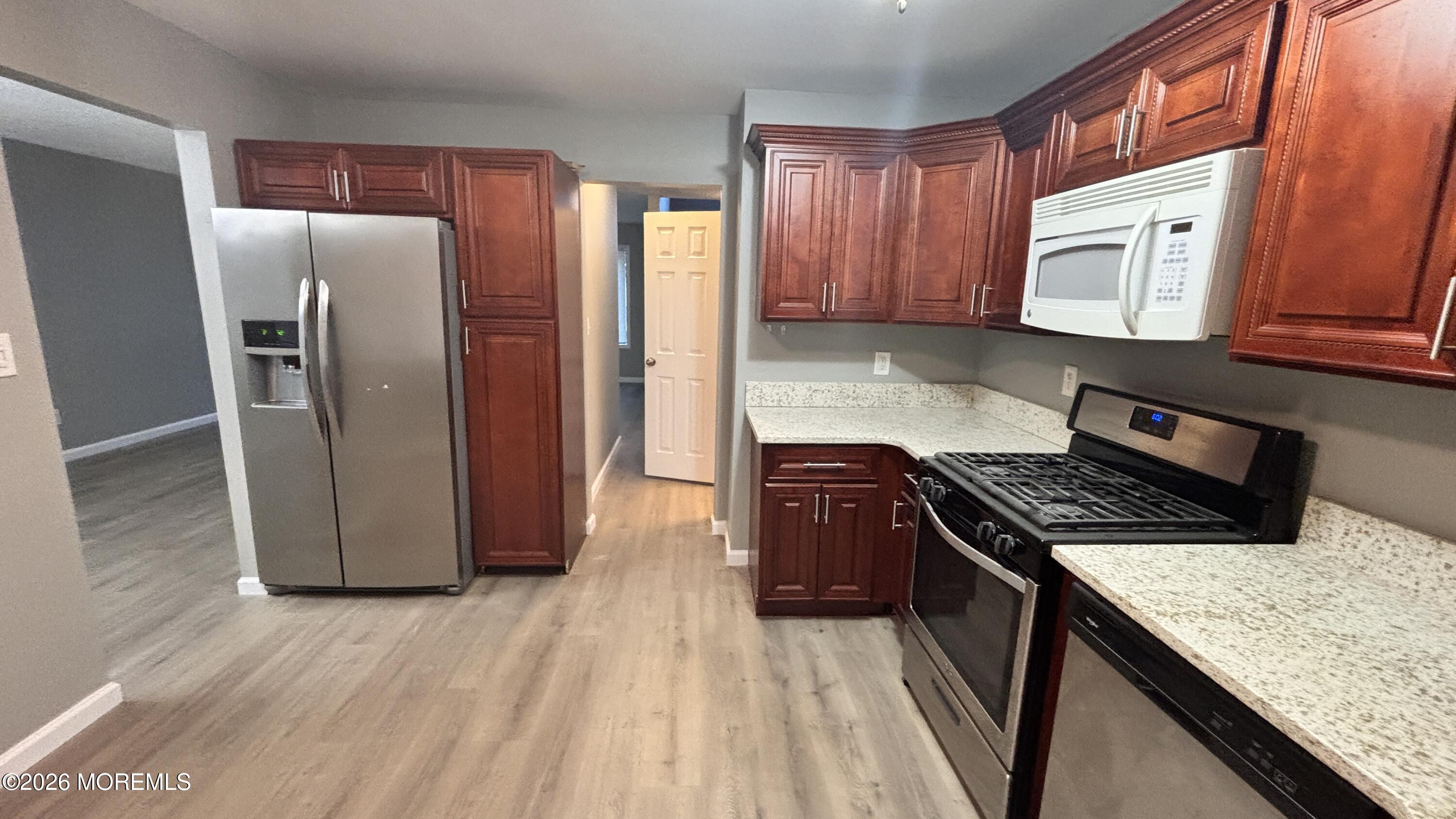 37 Lone Star Lane Manalapan NJ 07726